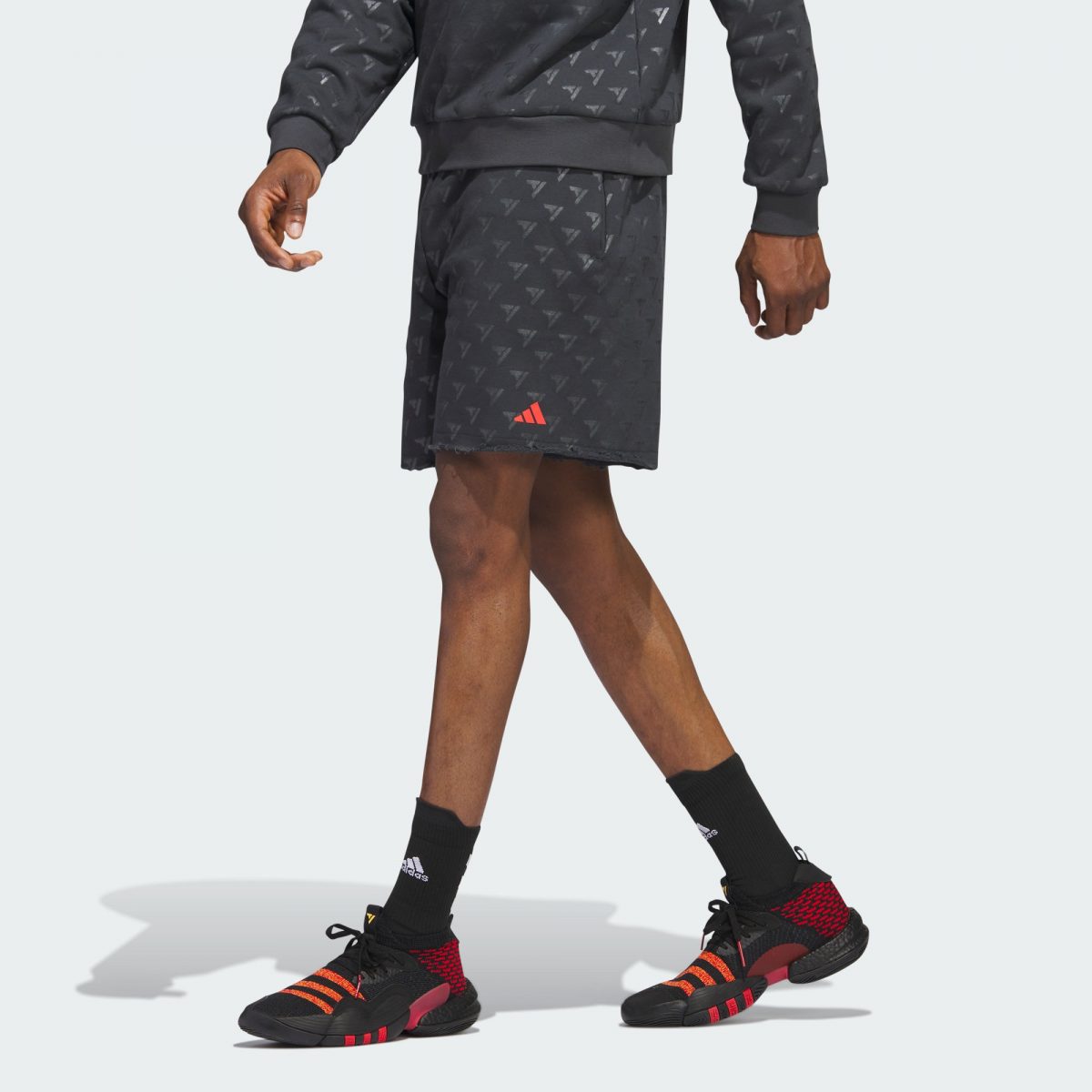 Мужские шорты adidas TRAE ALLOVER PRINT SHORTS фотография