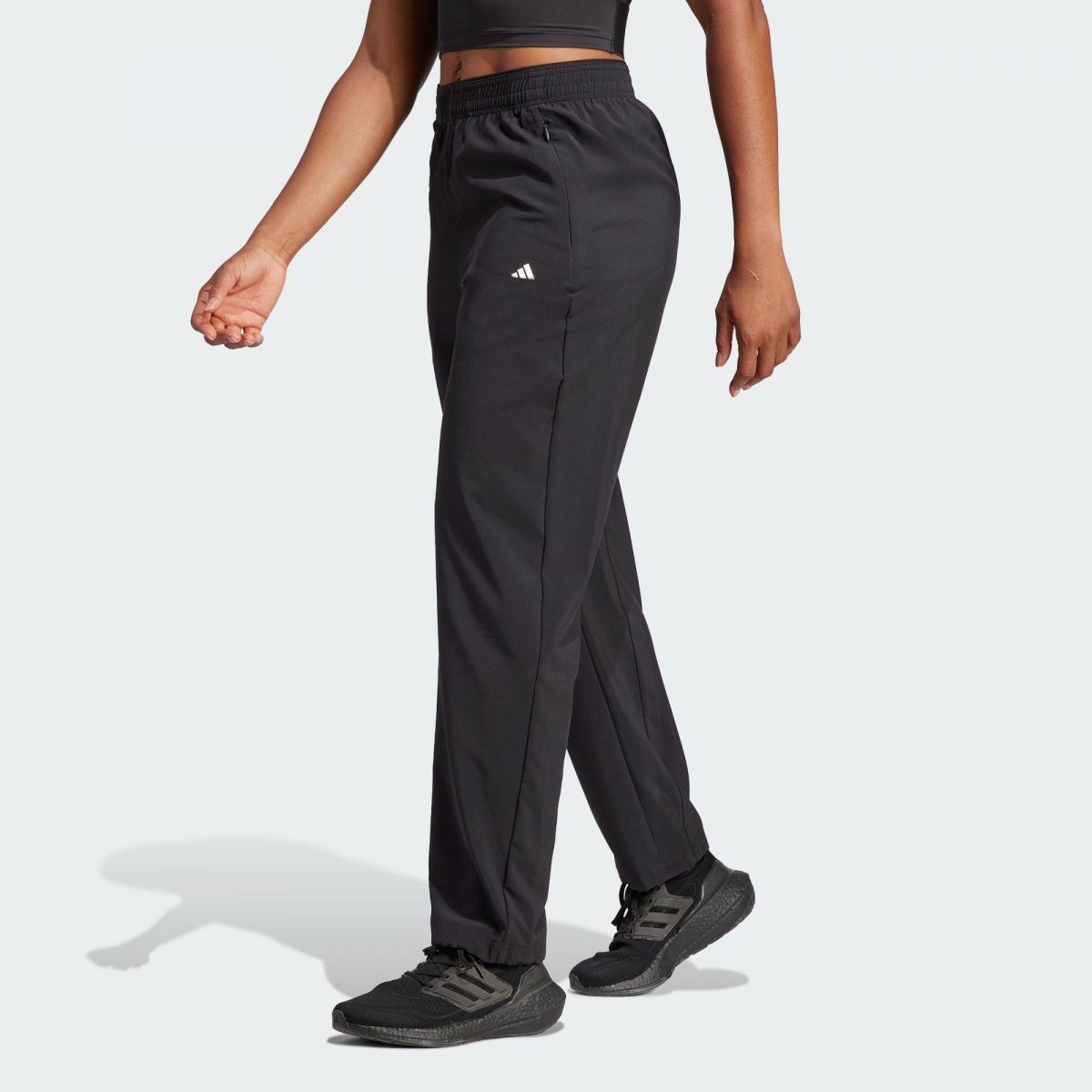 Женские брюки adidas TRAINING PANTS черные фото