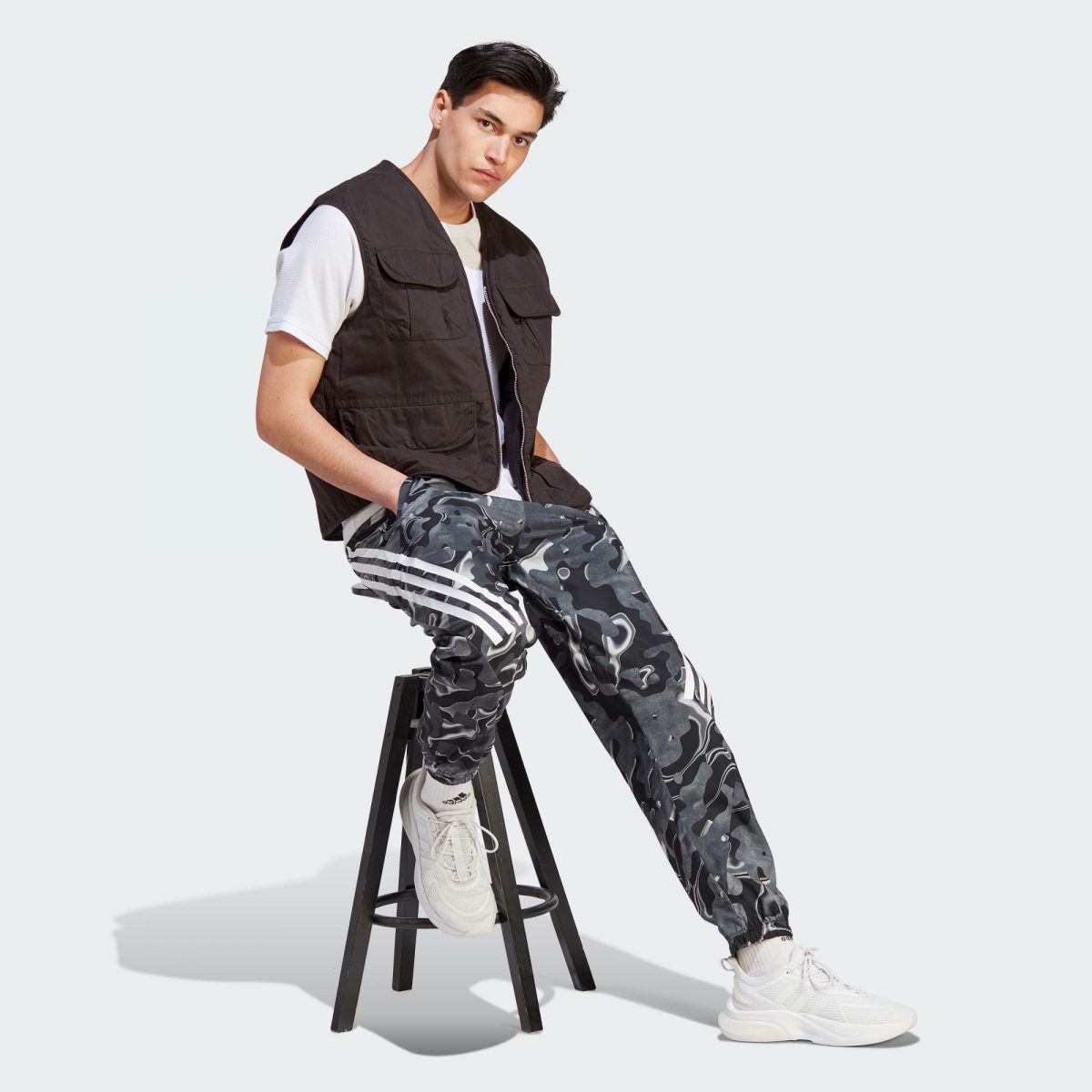 Мужские брюки adidas FUTURE ICONS ALLOVER PRINT