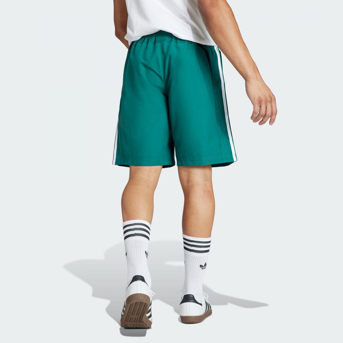 Мужские шорты adidas OVERSIZED SHORTS фотография