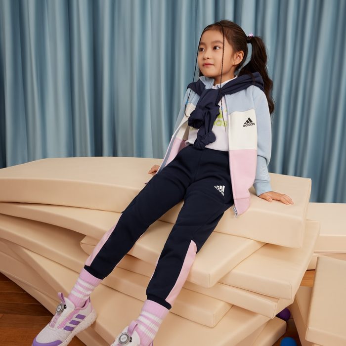 Детская спортивная одежда adidas SPORTSWEAR TRACK SUIT