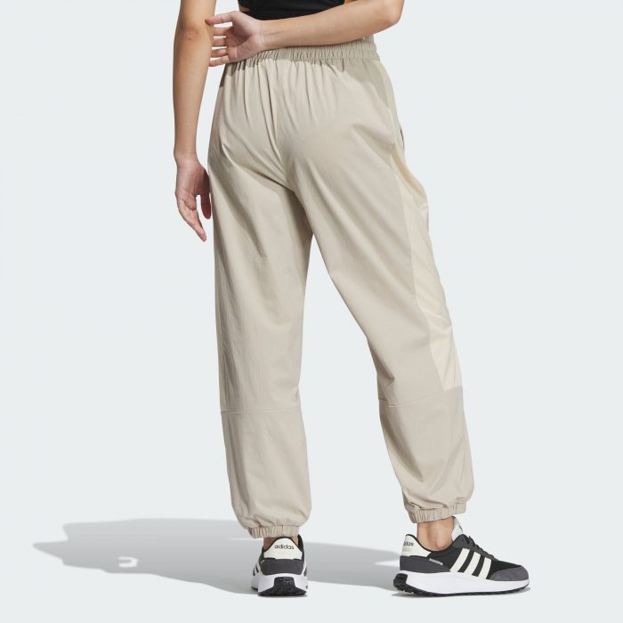 Женская спортивная одежда adidas SPORTSWEAR WOVEN PANTS