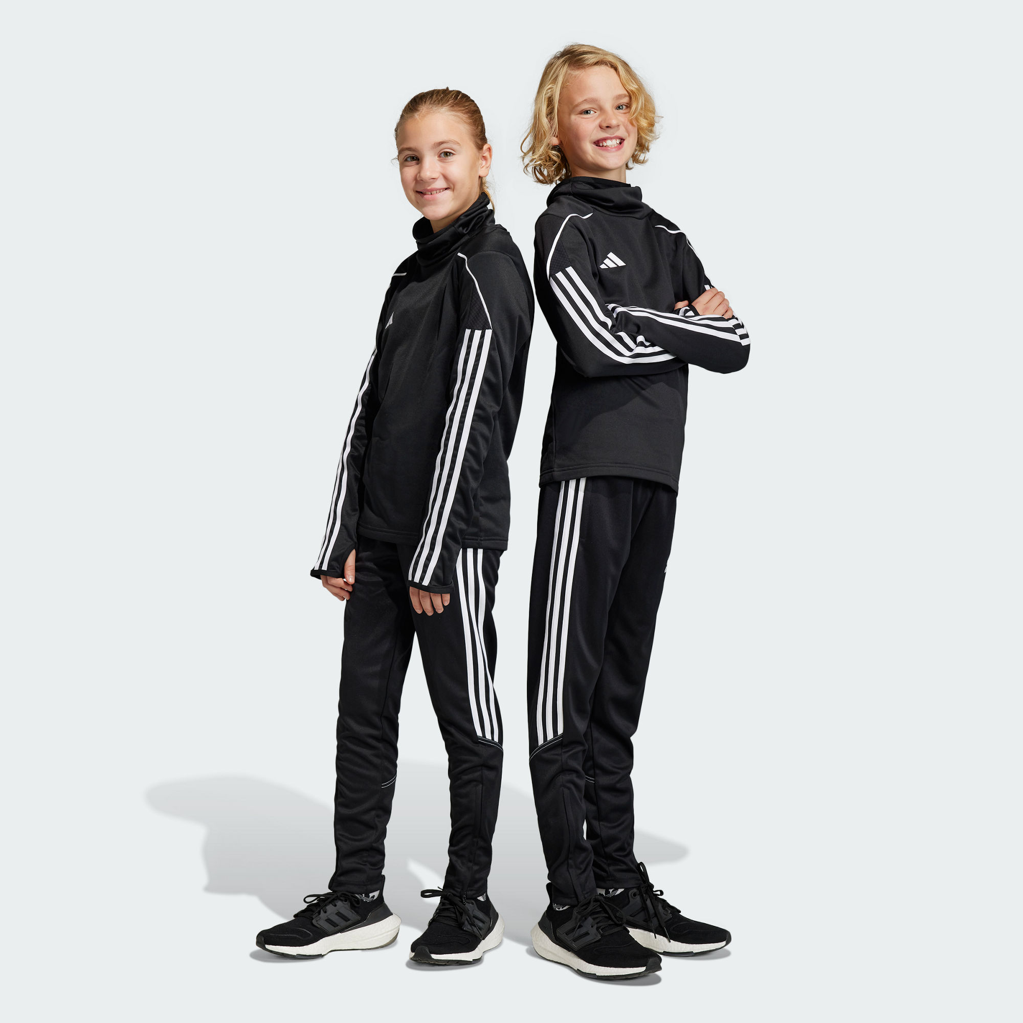 Girls adidas best sale jogging suit