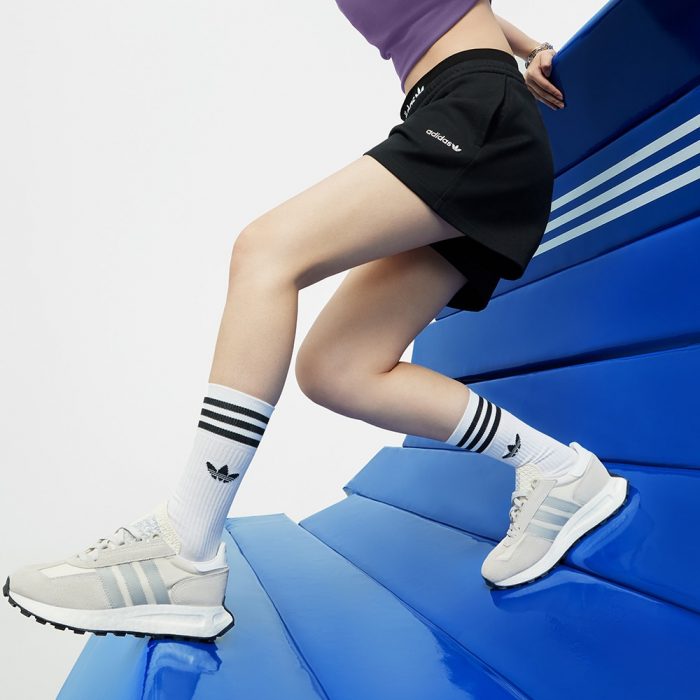 Женские шорты adidas SHORTS