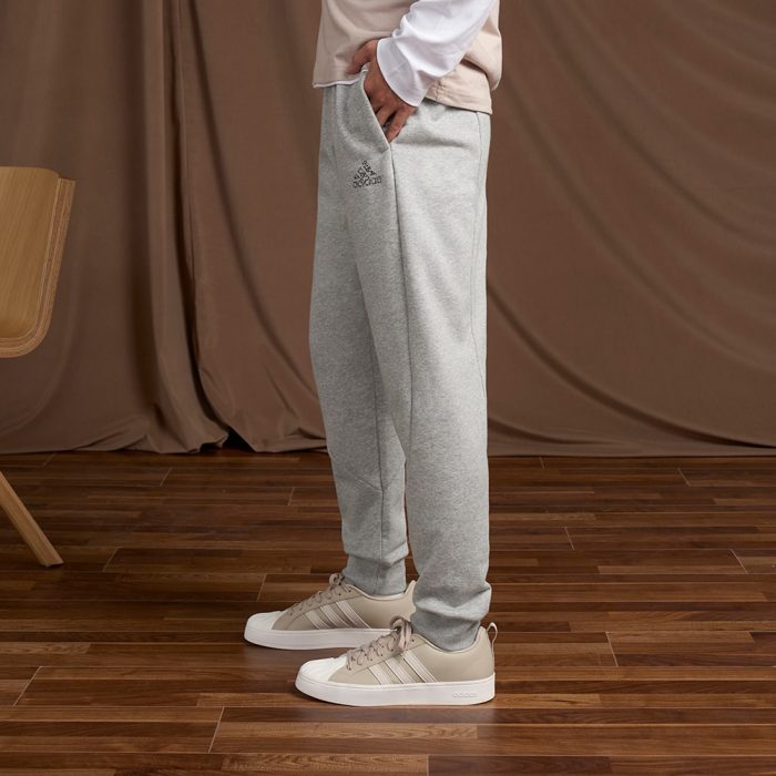 Мужские брюки adidas STADIUM BADGE OF CUFFED PANTS
