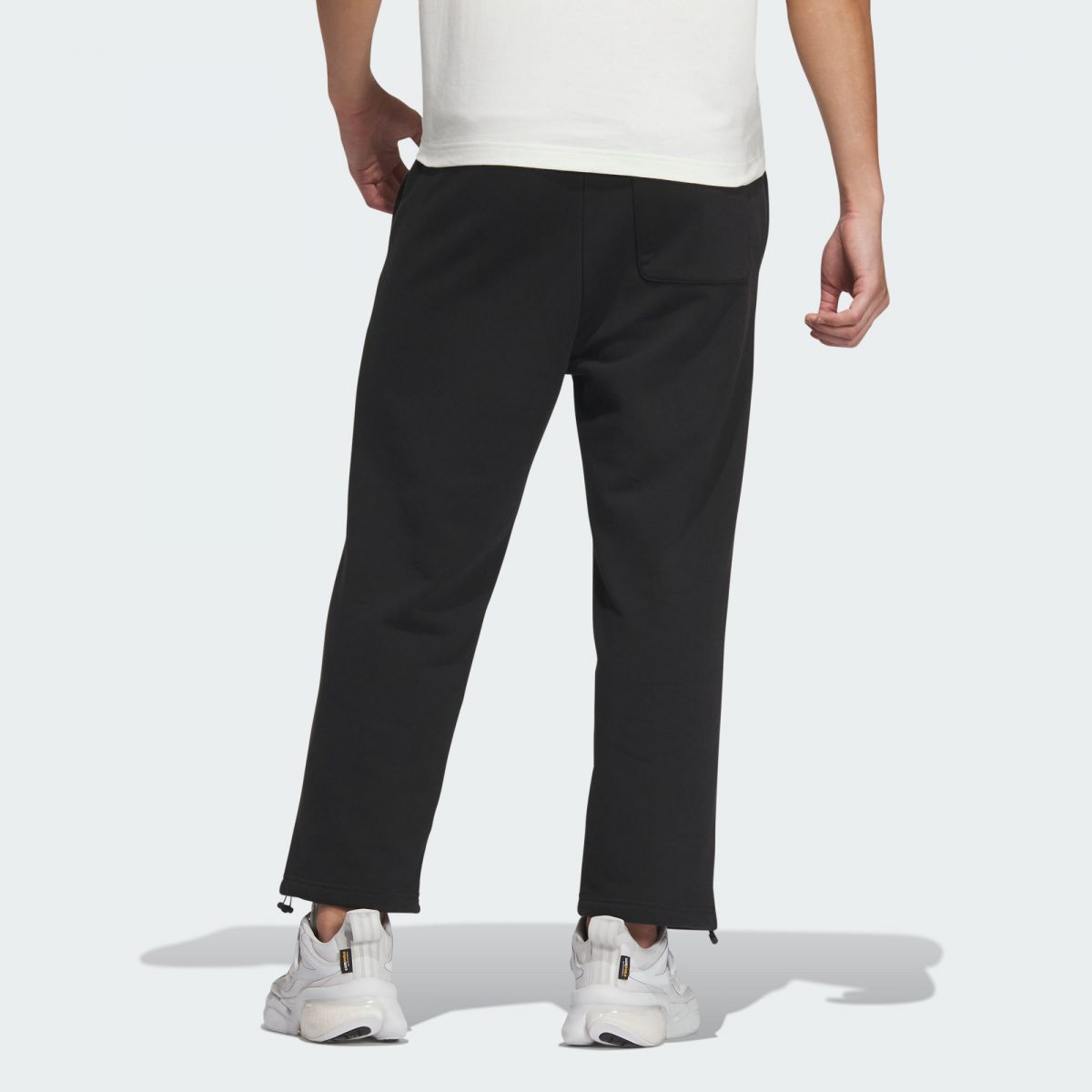 Мужские брюки adidas SMALL LOGO PANTS фотография