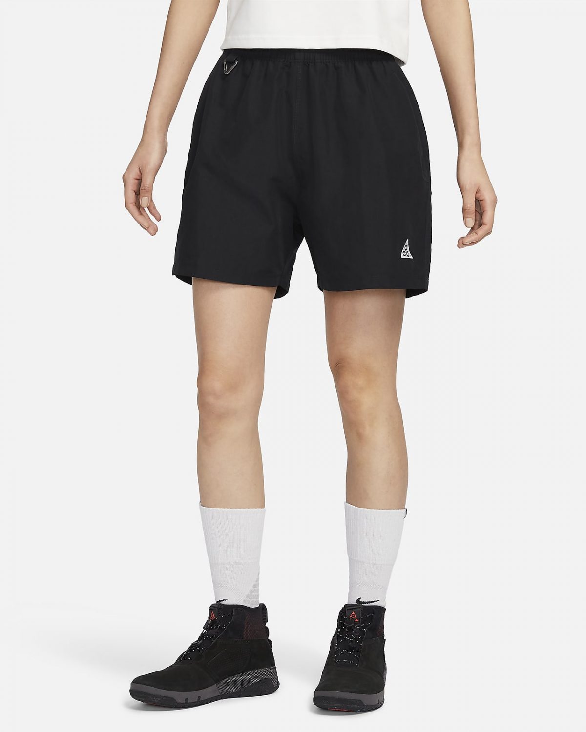 Женские шорты Nike ACG фото