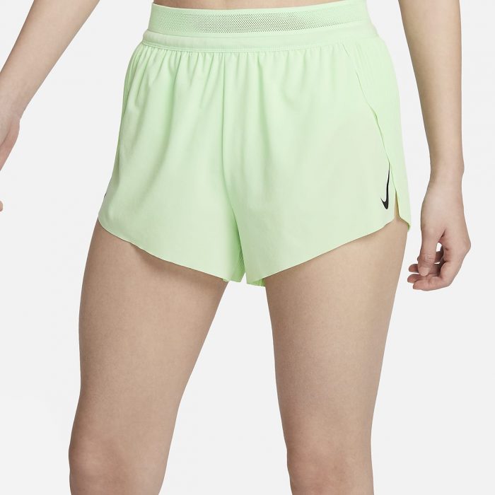 Женские шорты Nike AeroSwift