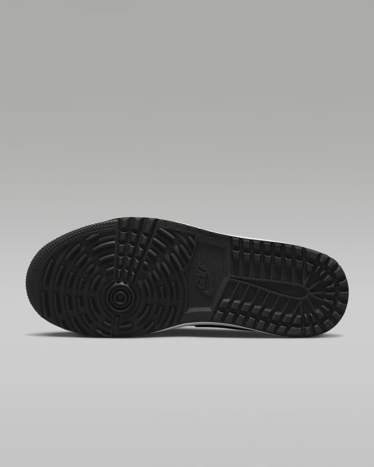 Мужские кроссовки nike Air Jordan 1 Low G фотография
