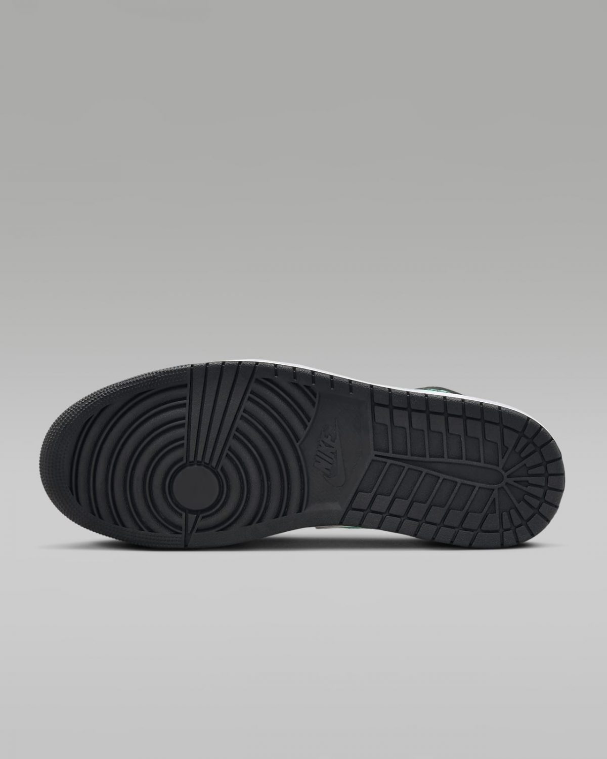 Мужские кроссовки nike Air Jordan 1 Mid фотография