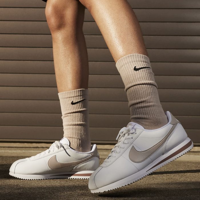 Женские кроссовки Nike Cortez