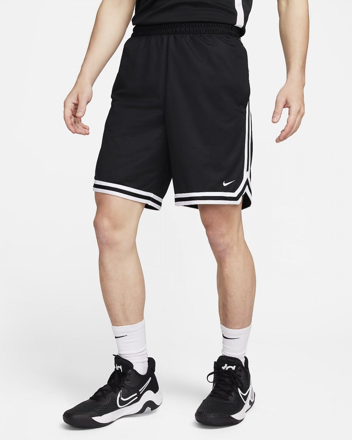 Мужские шорты Nike DNA фото
