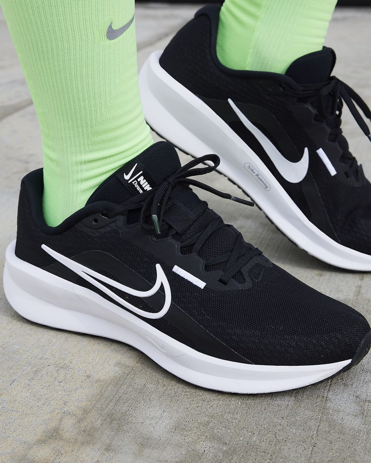 Женские кроссовки Nike Downshifter 13 фотография