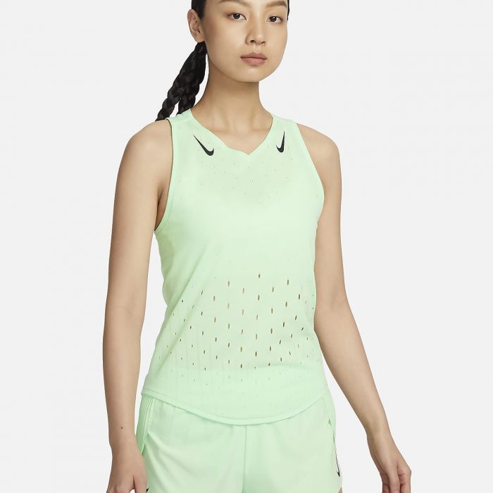 Женская спортивная одежда Nike