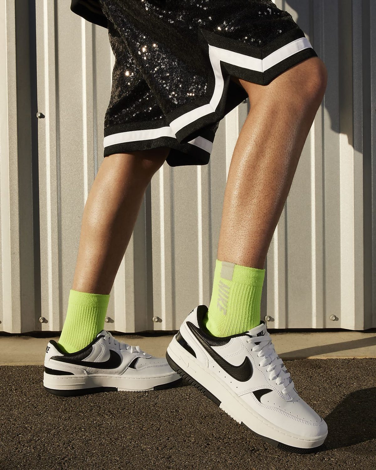 Женские кроссовки Nike Gamma Force фотография