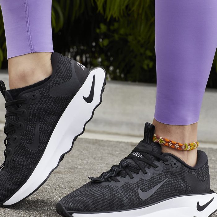 Женские кроссовки Nike Motiva