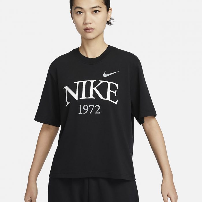 Женская футболка Nike Sportswear Classic
