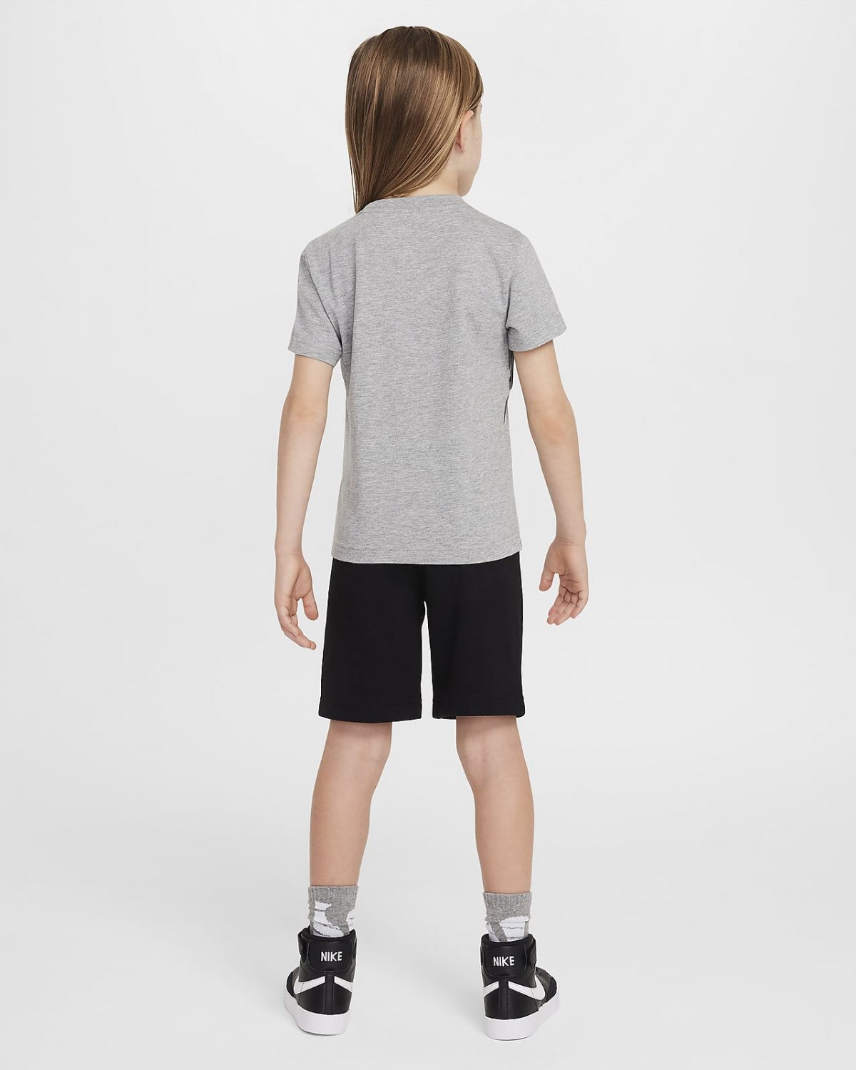 Детские шорты Nike Sportswear Club Specialty фотография