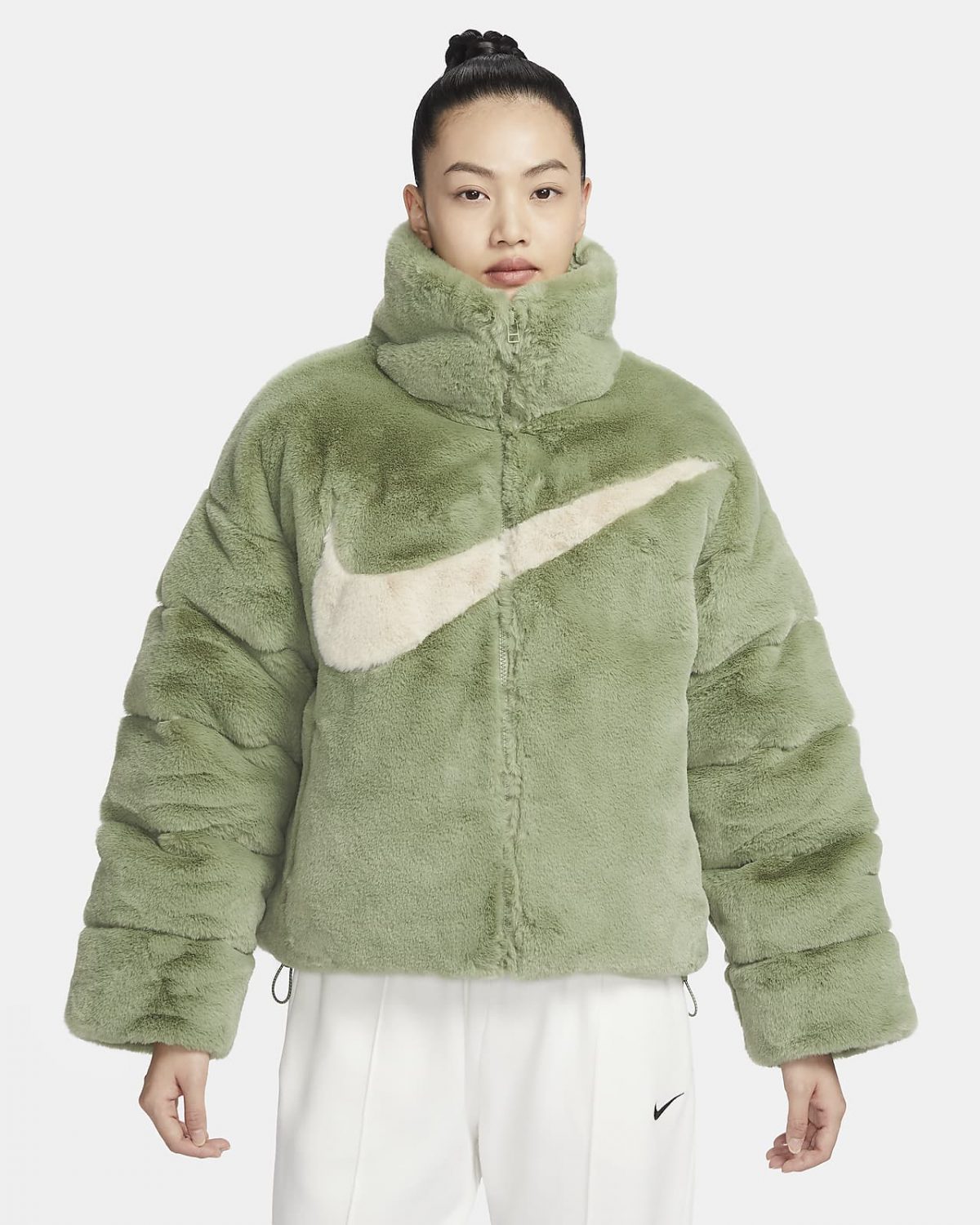 Женская куртка Nike Sportswear Essential фото