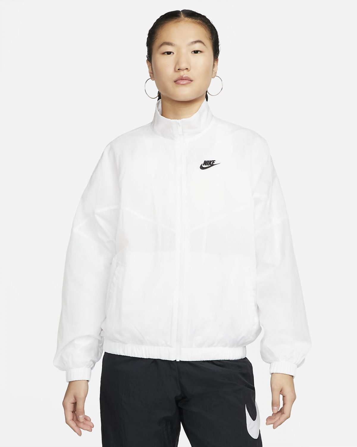 Женская куртка Nike Sportswear Essential Windrunner фото