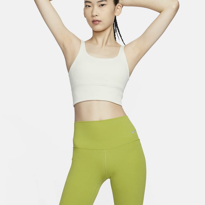 Женские шорты Nike Zenvy