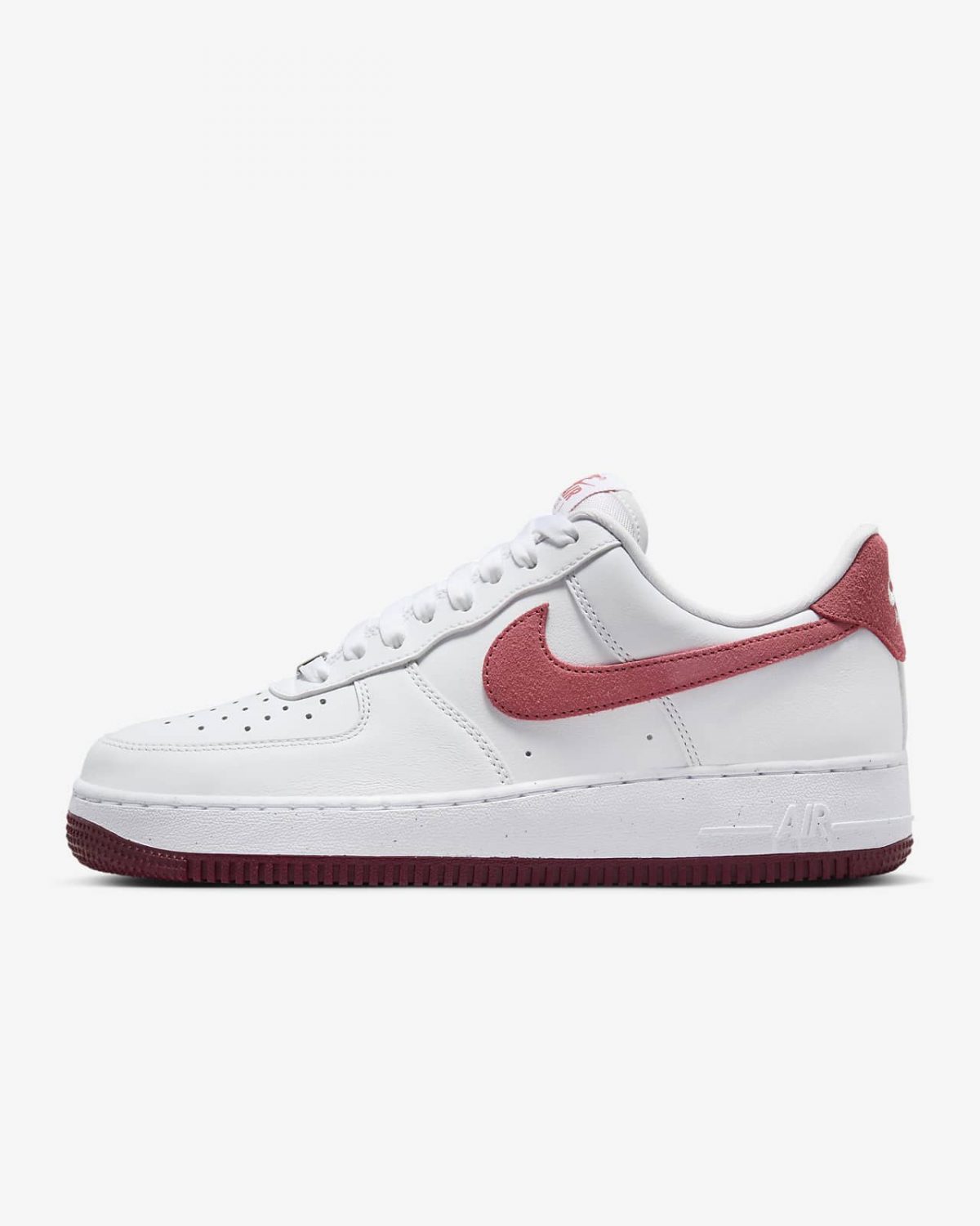 Женские кроссовки Nike Air Force 1 ’07 белые фото