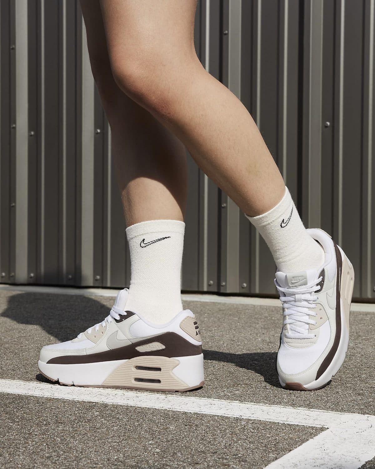 Женские кроссовки Nike Air Max 90 LV8 фотография