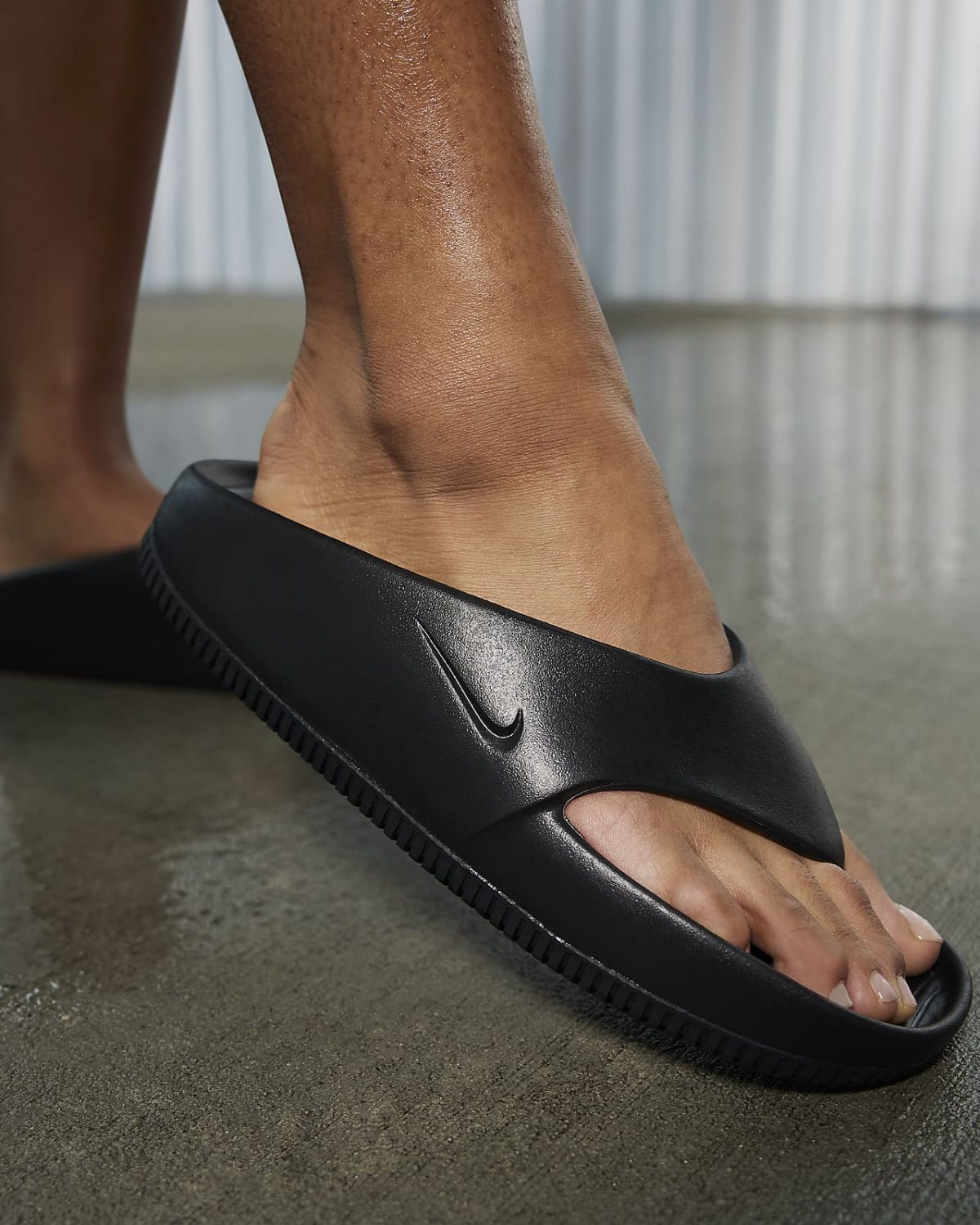 Женские сланцы Nike Calm Flip Flop фотография
