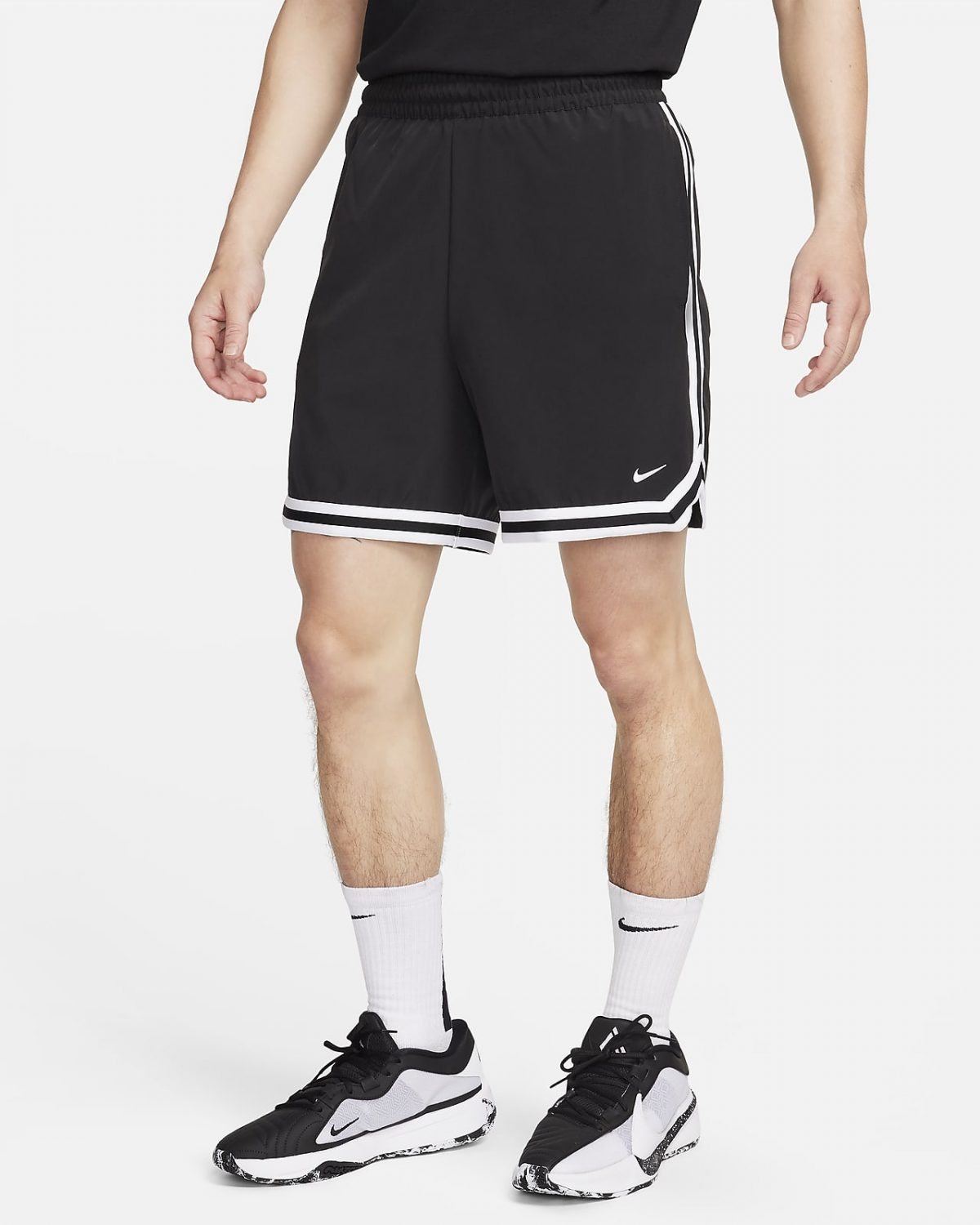 Мужские шорты Nike DNA фото