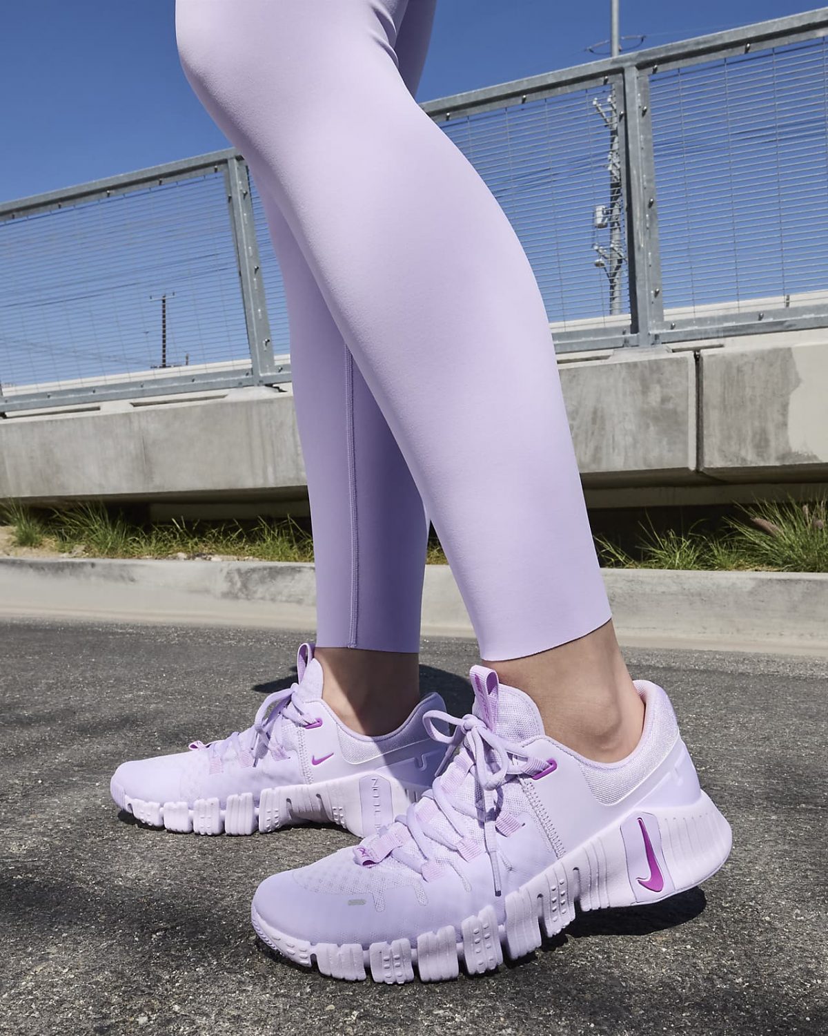 Женские кроссовки Nike Free Metcon 5 фотография