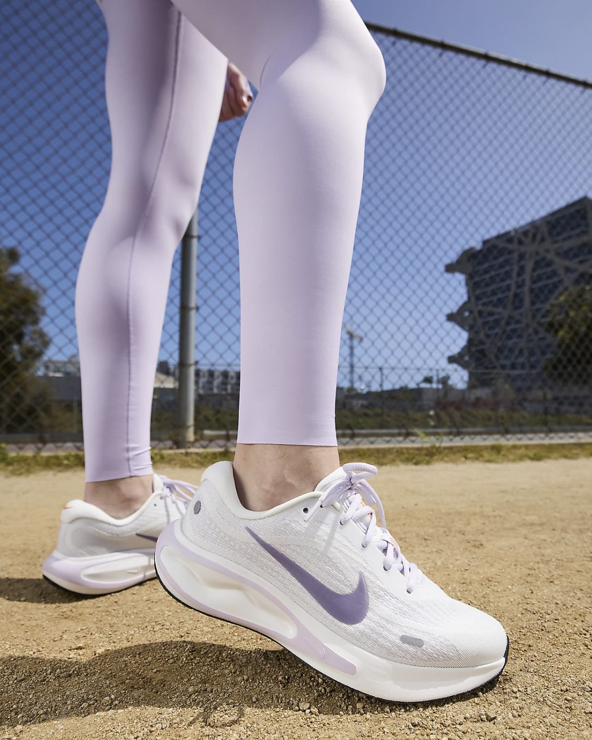 Женские кроссовки Nike Journey Run фотография