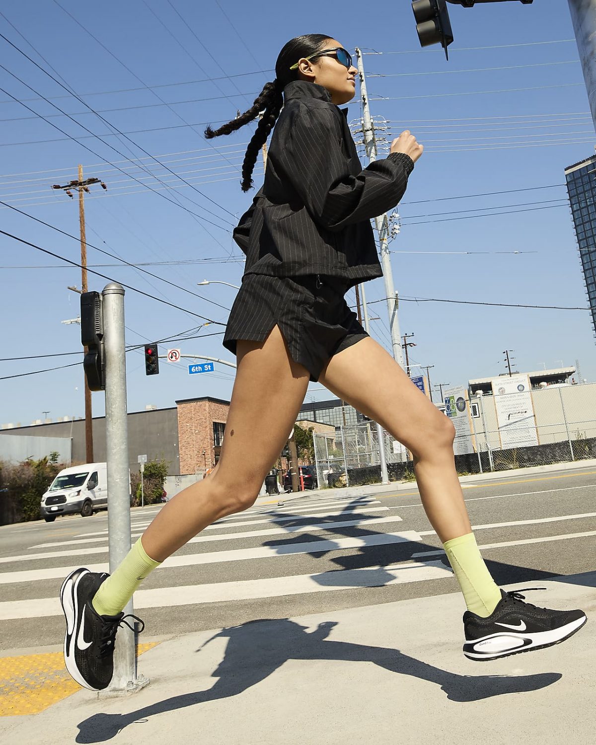 Женские кроссовки Nike Journey Run фотография