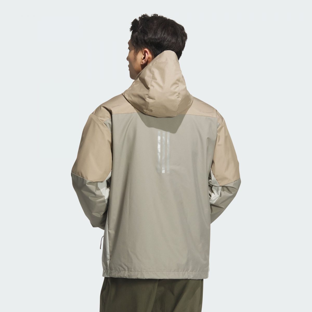 Мужская куртка adidas CITY ESCAPE BLOCKING JACKET JE8578 фотография