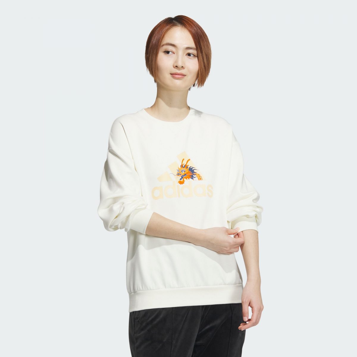 Женский свитшот adidas DRAGON YEAR SWEATSHIRT белый фото