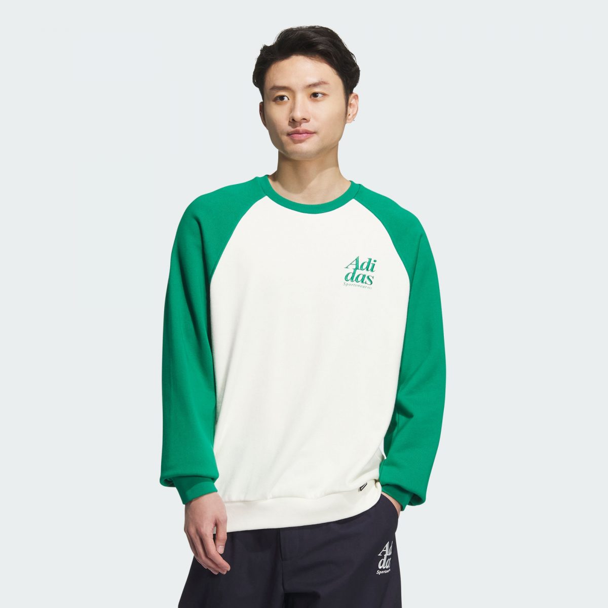 Мужской свитшот adidas SMALL LOGO SWEATSHIRT JE6111 фото