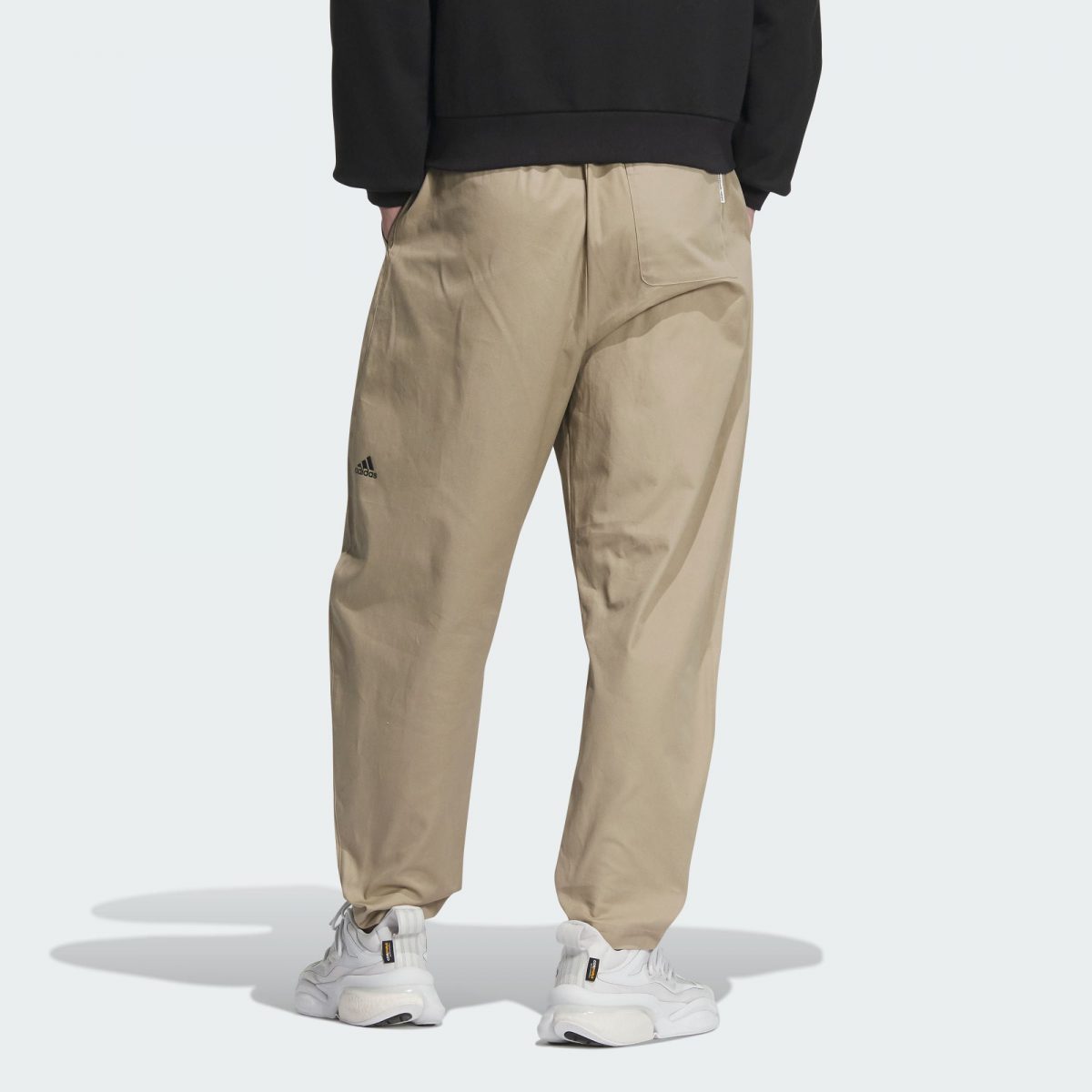 Мужские брюки adidas SMALL LOGO WOVEN PANTS фотография