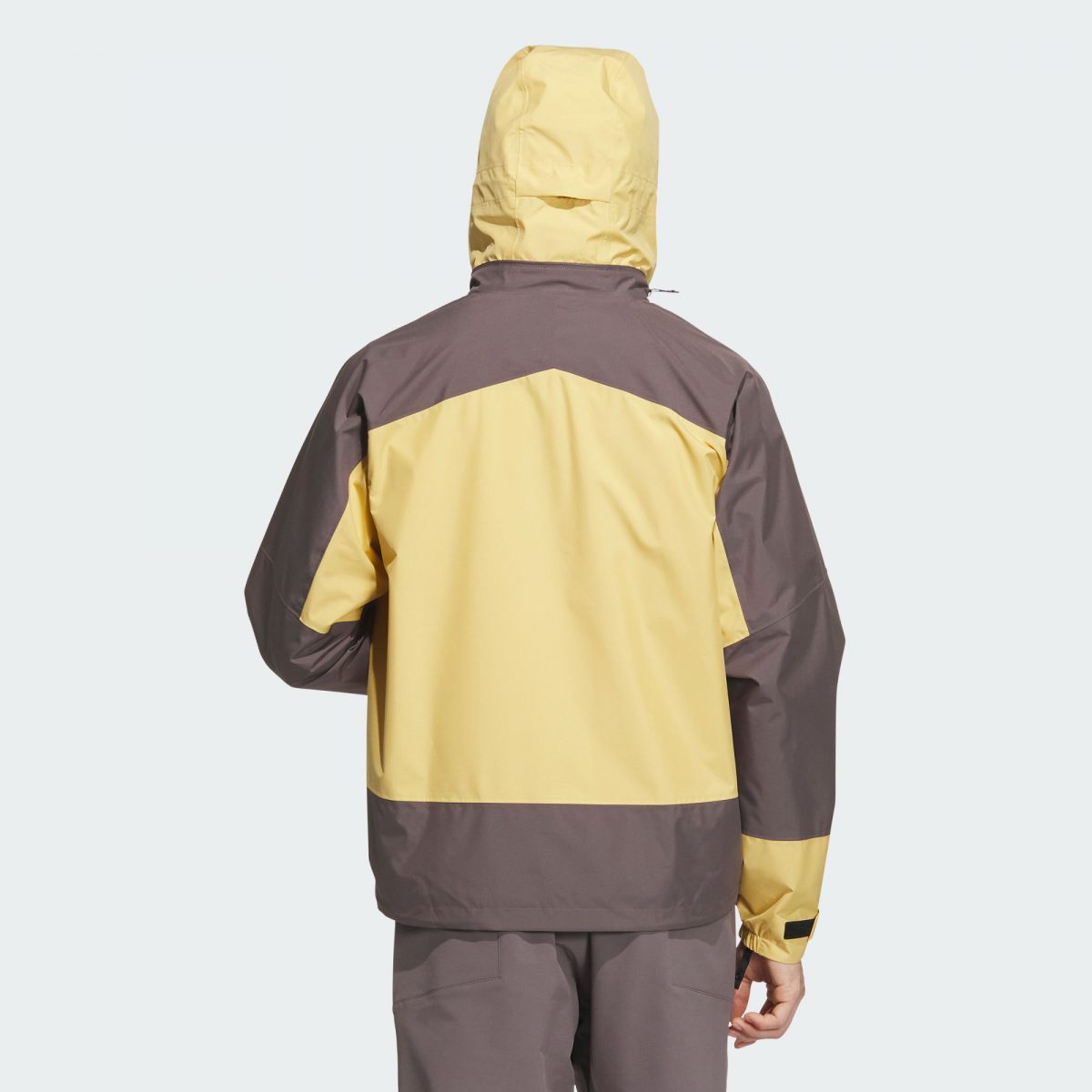 Мужская куртка  adidas RAIN.RDY PACKABLE HOOD POLYGIENE фотография