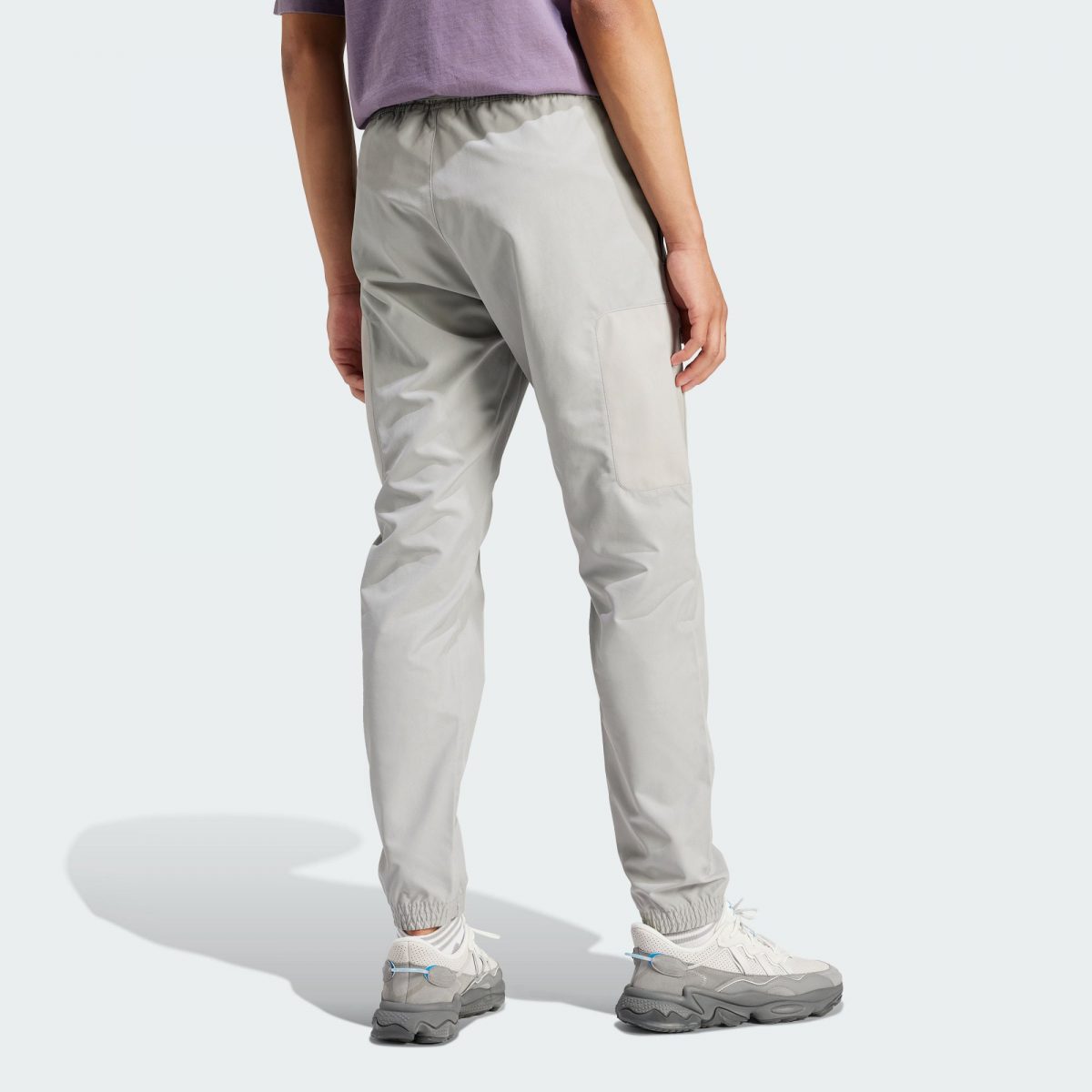 Мужские брюки adidas UTILITY CARGO PANTS IR9437 фотография