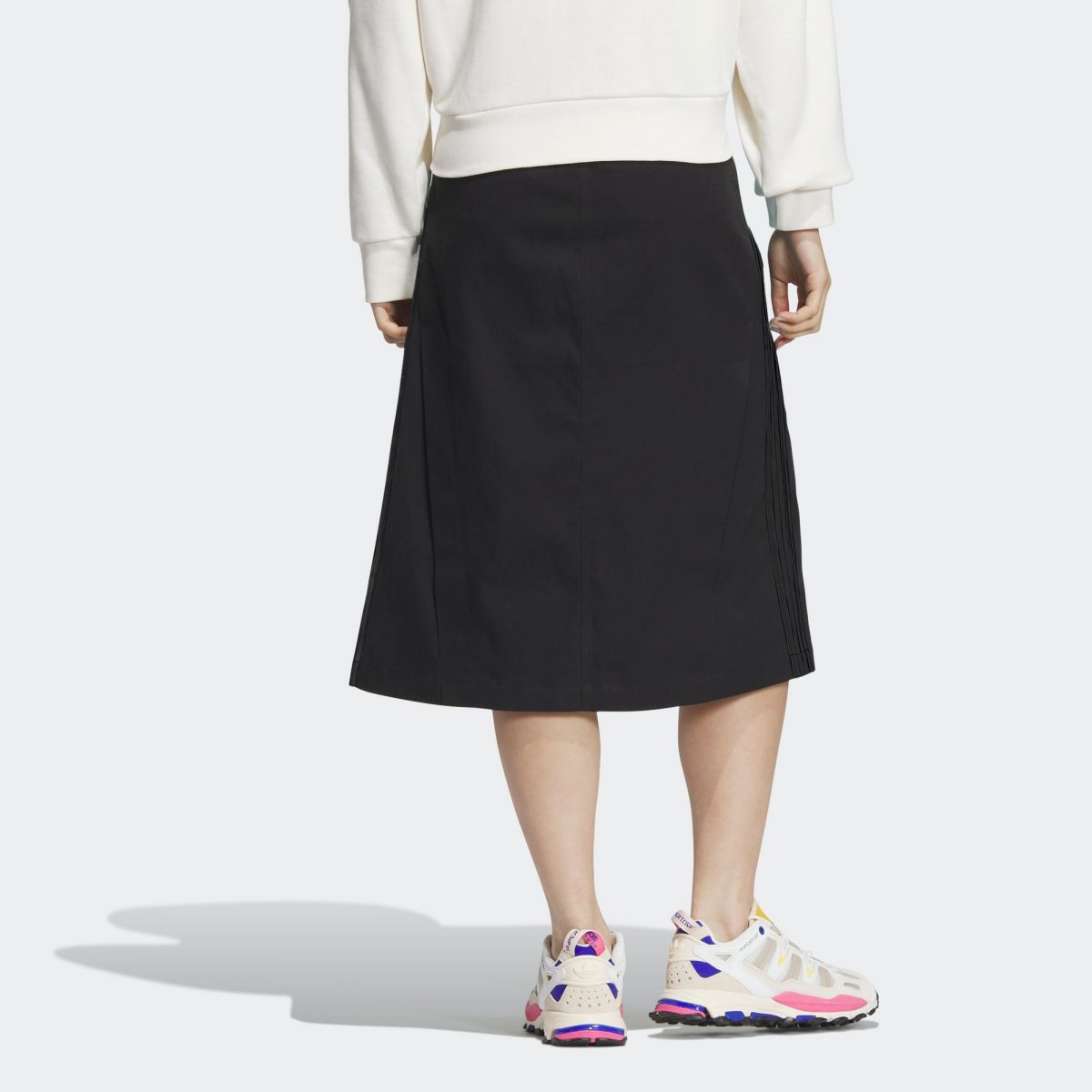 Женская юбка adidas V-DAY SKIRT фотография