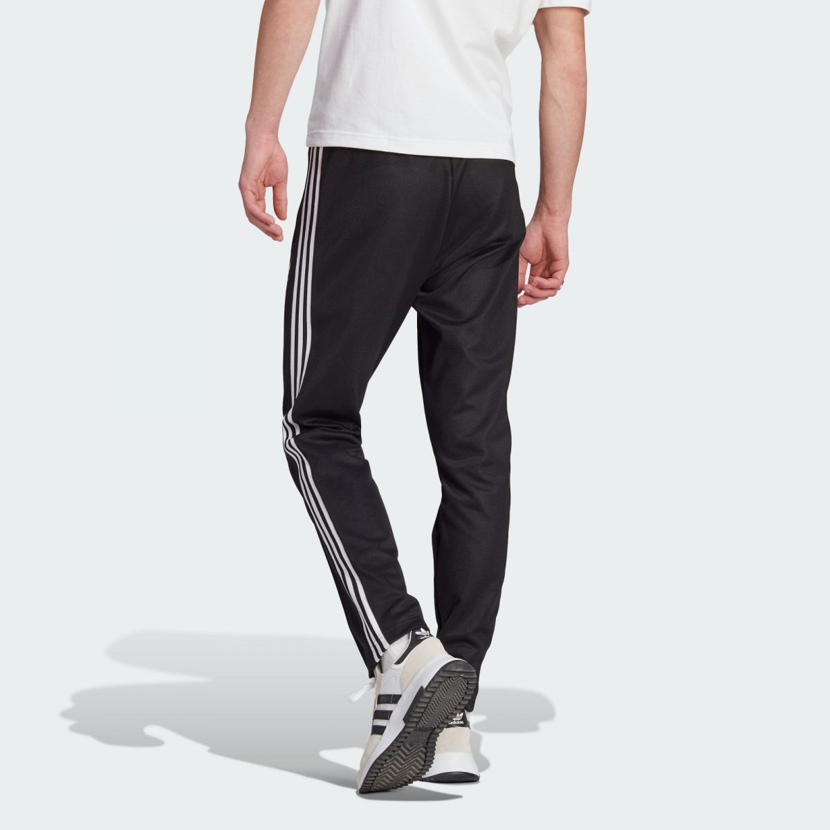 Мужские брюки adidas ADICOLOR BECKENBAUER TRACK PANTS II5764 фотография