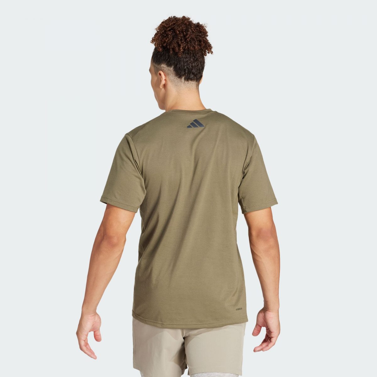 Мужская футболка adidas TRAIN ESSENTIALS LOVE CAMO TEE IM7452 фотография