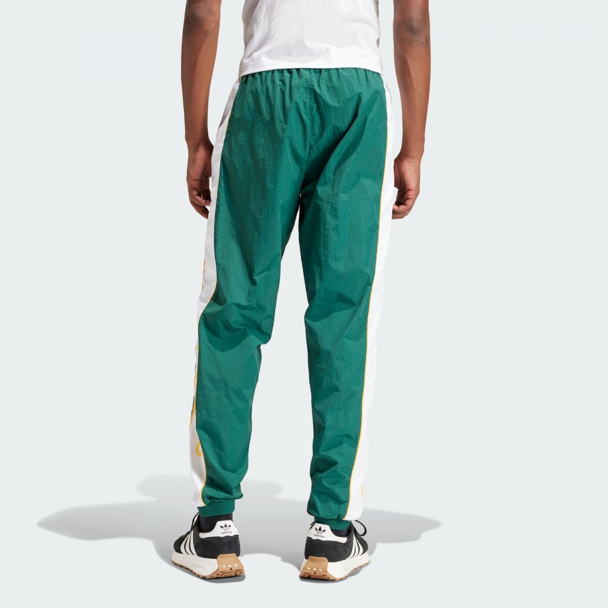 Мужские брюки adidas PANEL PANTS фотография