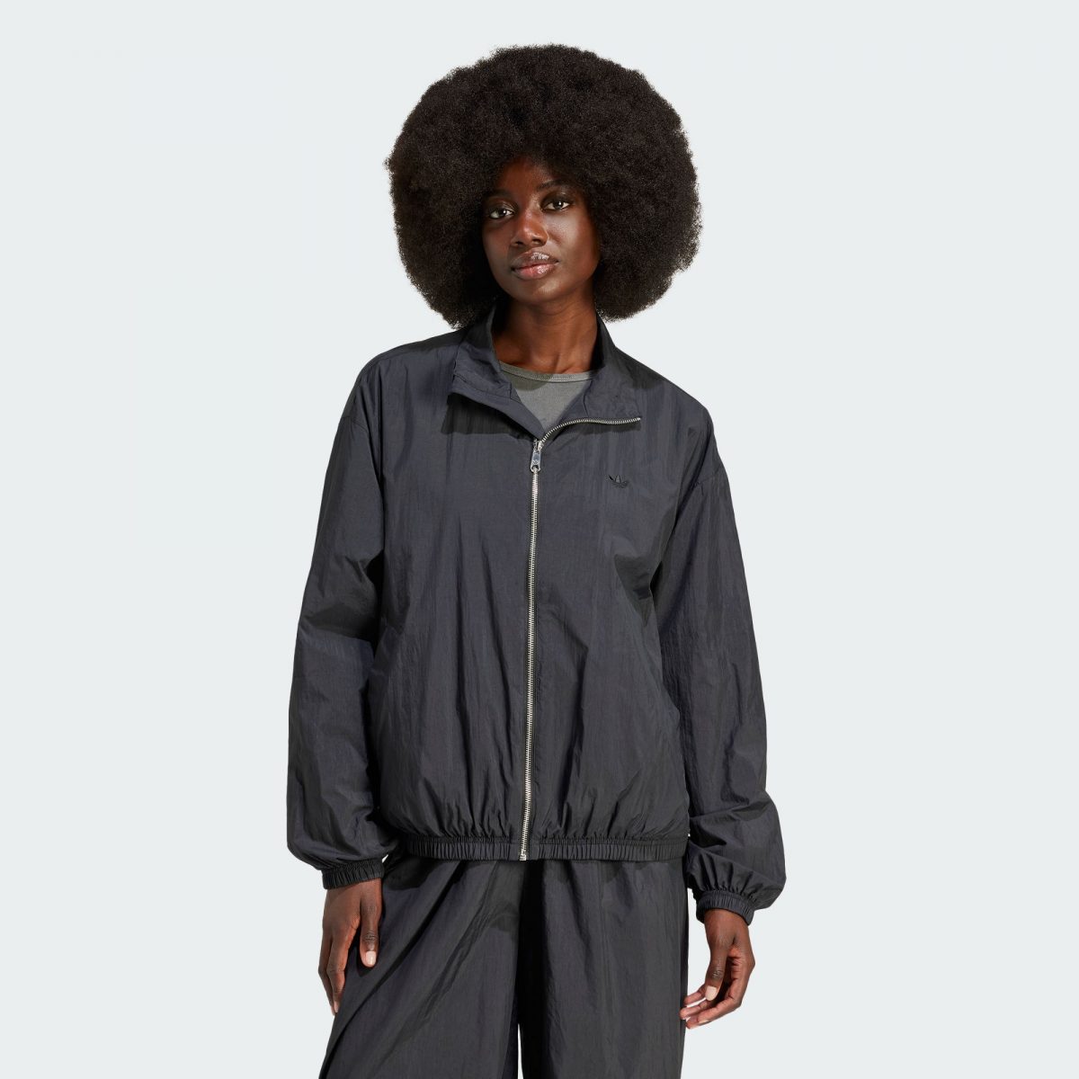 Женская куртка adidas PREMIUM ESSENTIALS WINDBREAKER черная фото