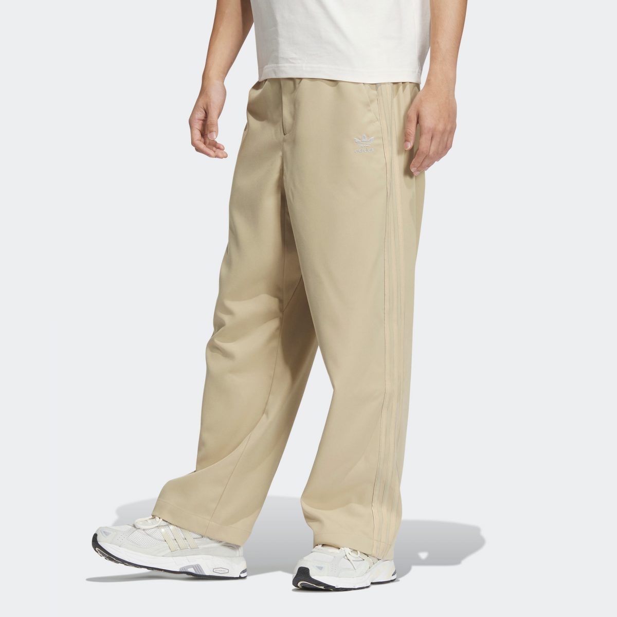 Мужские брюки adidas V-DAY PANTS фотография