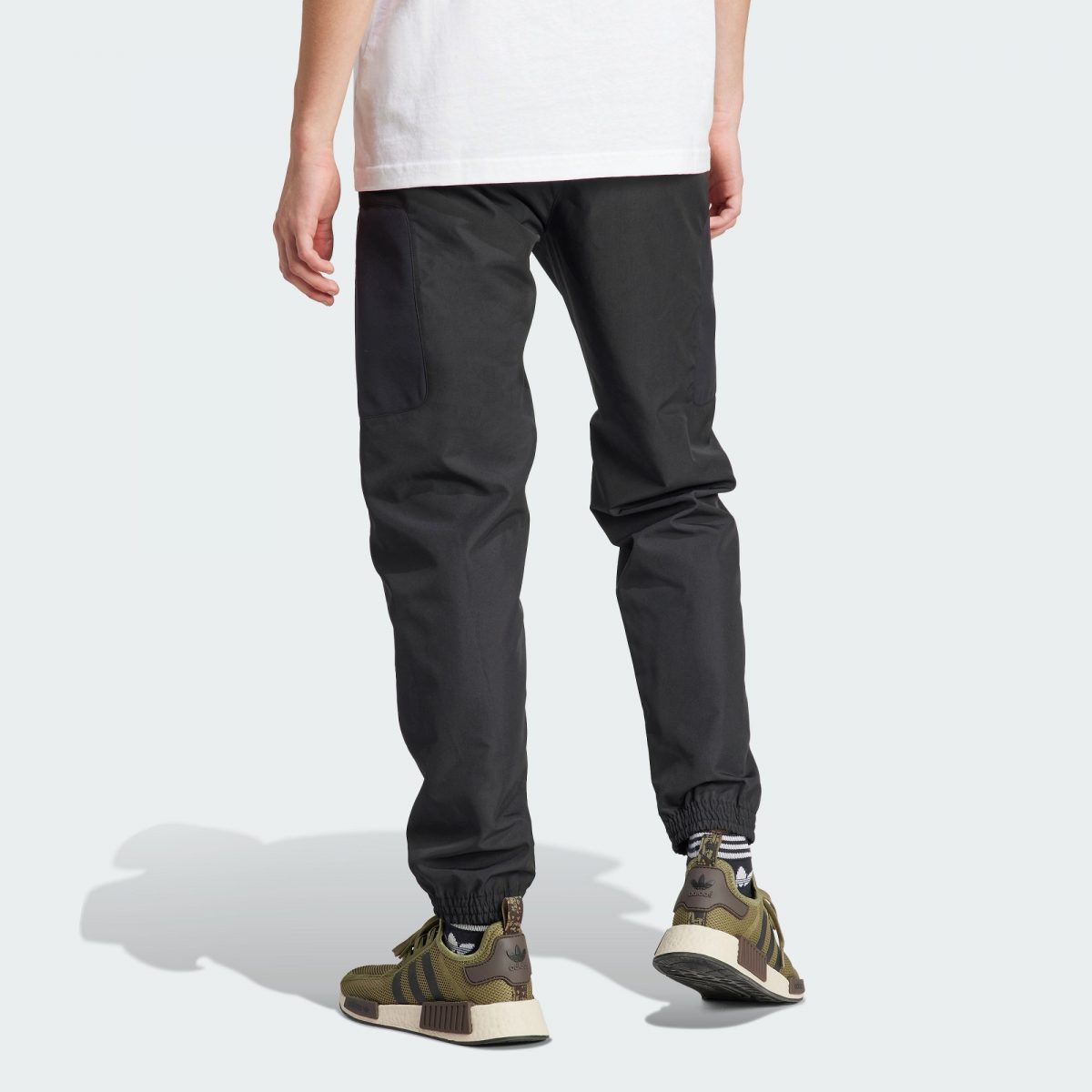 Мужские брюки adidas UTILITY CARGO PANTS фотография