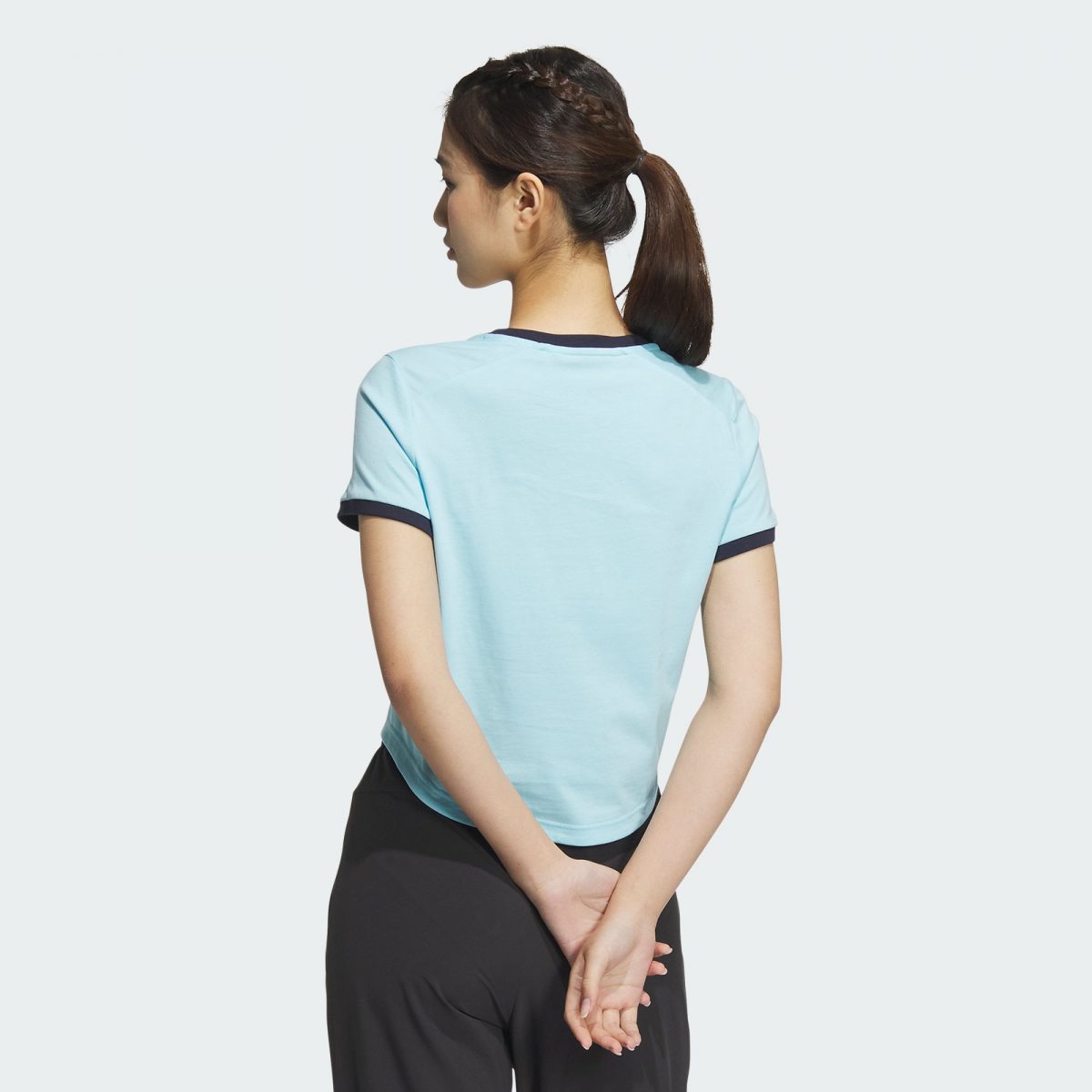 Женская футболка adidas SMALL LOGO T-SHIRT фотография