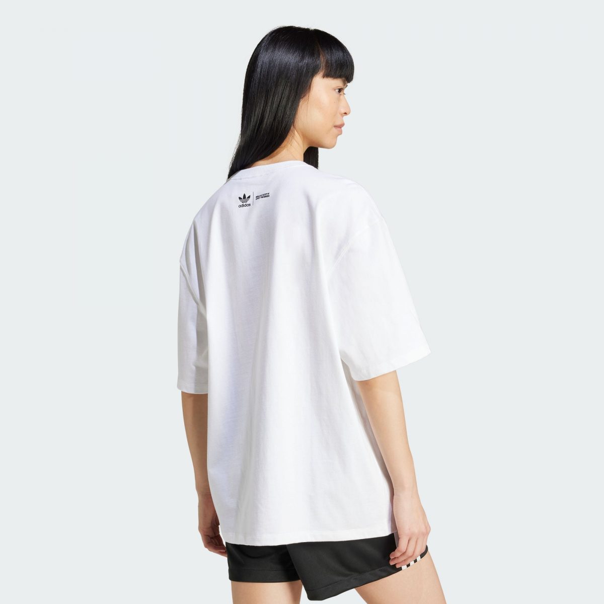 Женская футболка adidas HELLO KITTY KUROMI T-SHIRT фотография