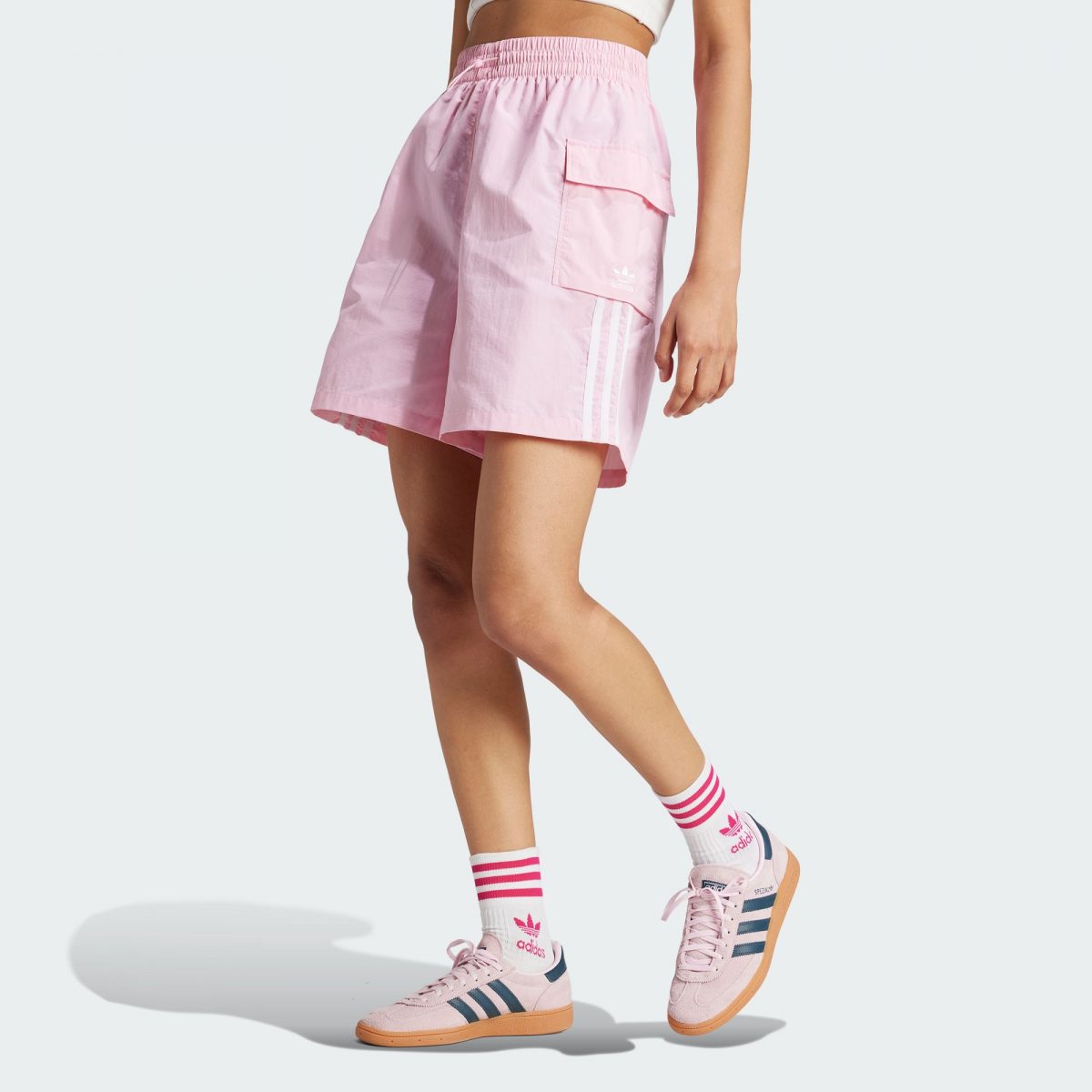 Женские шорты adidas ADICOLOR CARGO SHORTS розовые фото