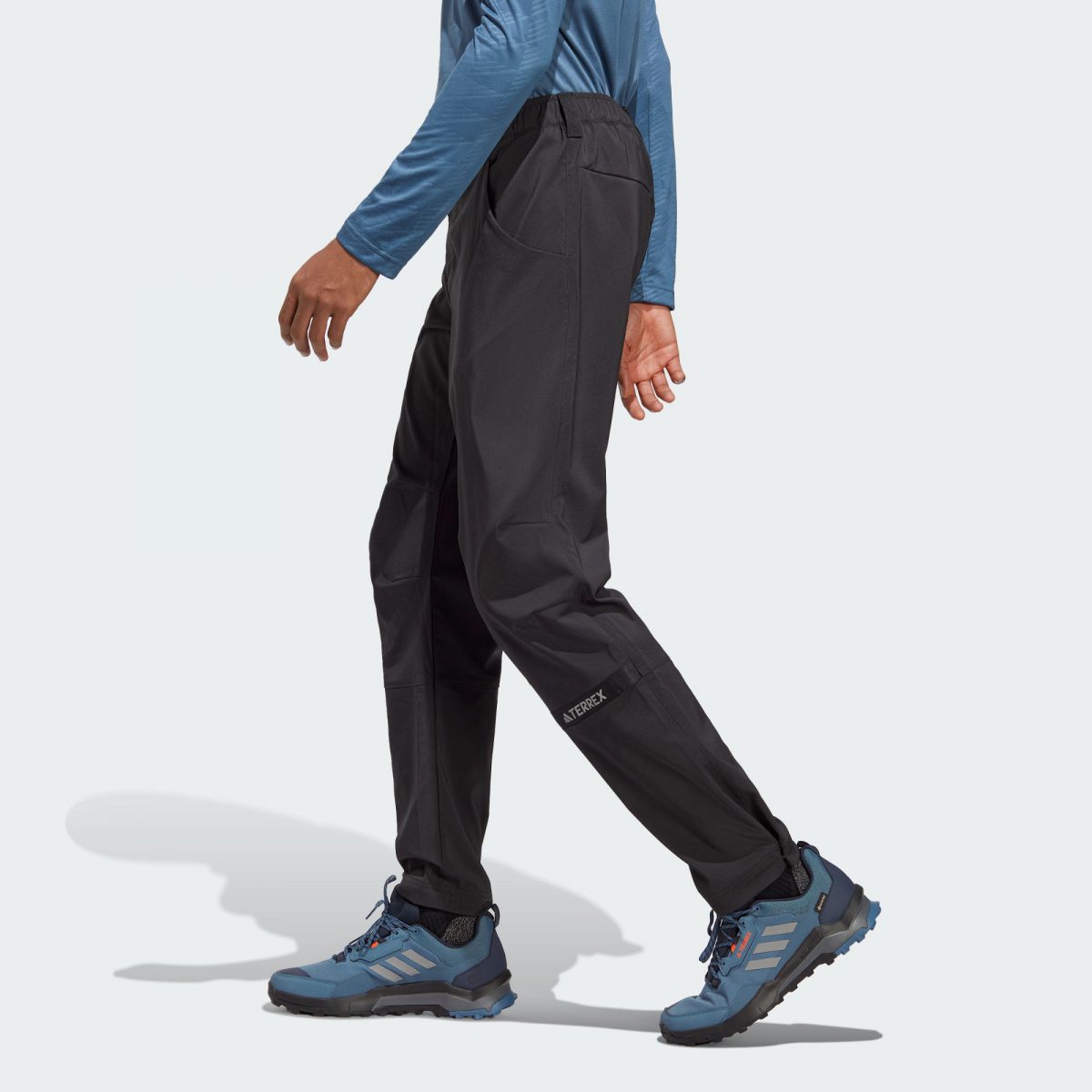Мужские брюки adidas MULTI WOVEN PANTS фотография