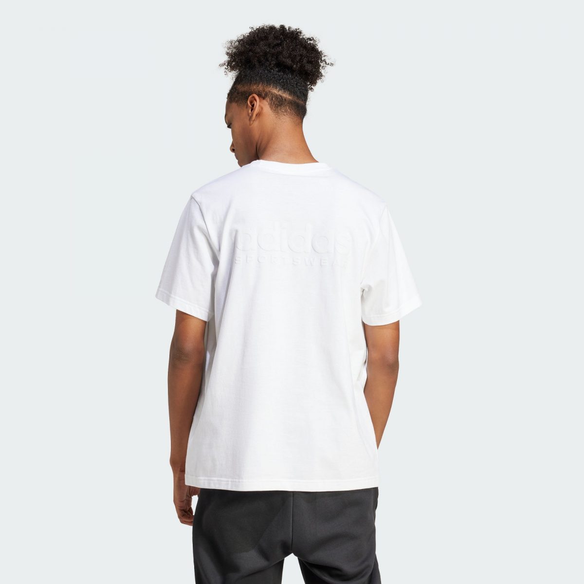 Мужская футболка adidas ALL SZN GRAPHIC TEE белая фотография